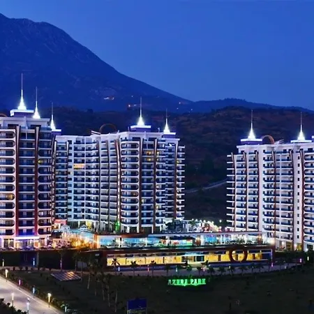 Azura Park Complex